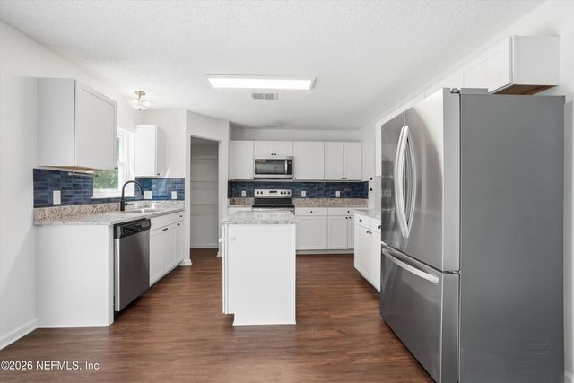 3323 HICKORY LEAF Court, Jacksonville, FL 32226