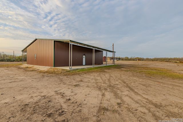 300 Private Road 2743, Moore, TX 78057