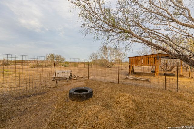 300 Private Road 2743, Moore, TX 78057