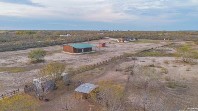 300 Private Road 2743, Moore, TX 78057