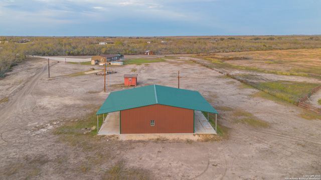 300 Private Road 2743, Moore, TX 78057