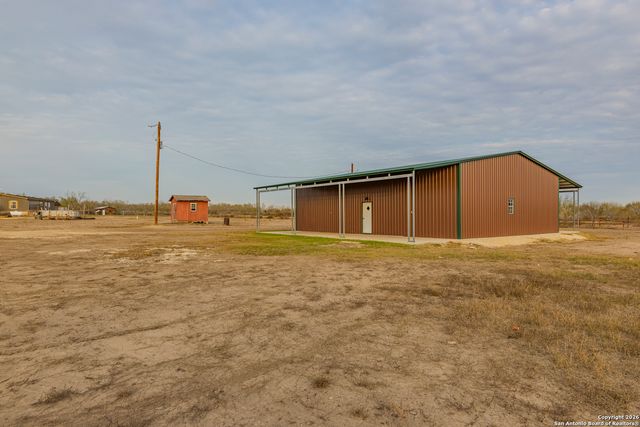 300 Private Road 2743, Moore, TX 78057