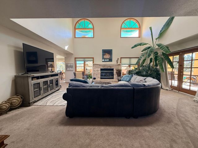 13704 Crested Butte Drive NE, Albuquerque, NM 87112