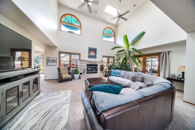 13704 Crested Butte Drive NE, Albuquerque, NM 87112