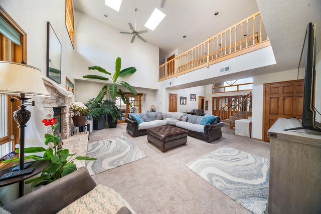 13704 Crested Butte Drive NE, Albuquerque, NM 87112