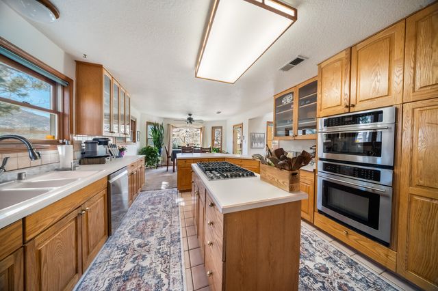 13704 Crested Butte Drive NE, Albuquerque, NM 87112