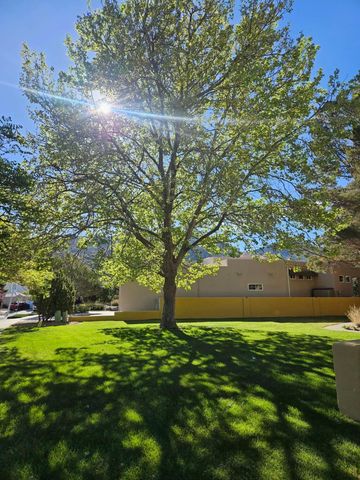 13704 Crested Butte Drive NE, Albuquerque, NM 87112