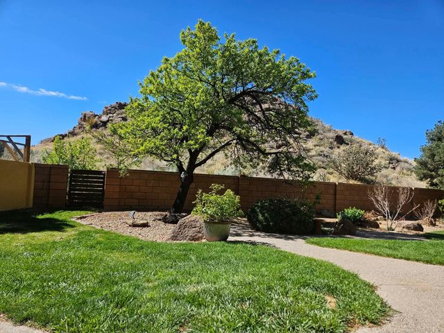 13704 Crested Butte Drive NE, Albuquerque, NM 87112