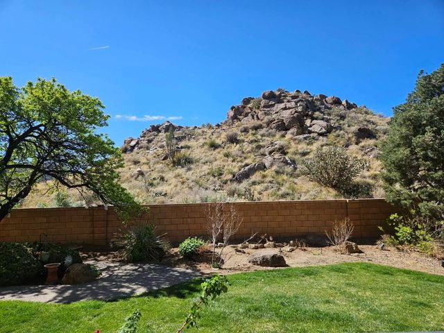 13704 Crested Butte Drive NE, Albuquerque, NM 87112