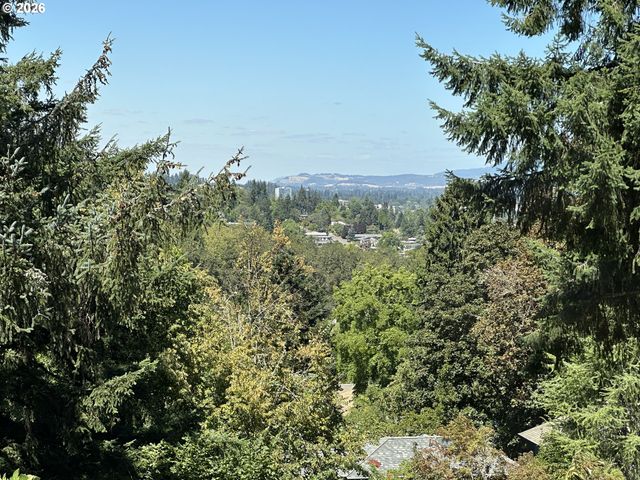 515 FULVUE Dr, Eugene, OR 97405