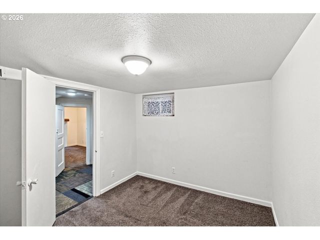 515 FULVUE Dr, Eugene, OR 97405