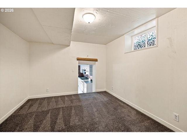 515 FULVUE Dr, Eugene, OR 97405