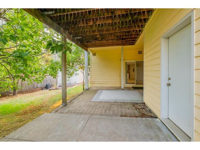 515 FULVUE Dr, Eugene, OR 97405