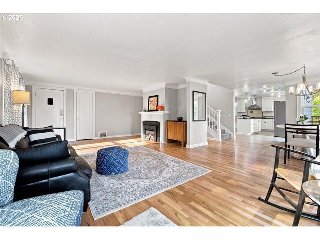 515 FULVUE Dr, Eugene, OR 97405
