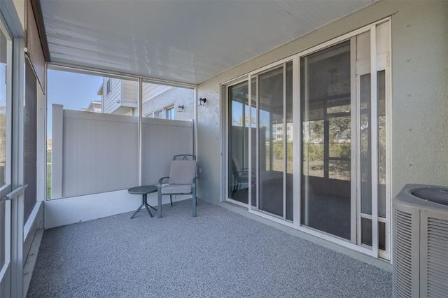 4734 WHITE SANDERLING CT COURT, Tampa, FL 33619