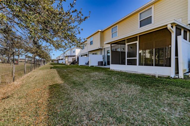 4734 WHITE SANDERLING CT COURT, Tampa, FL 33619