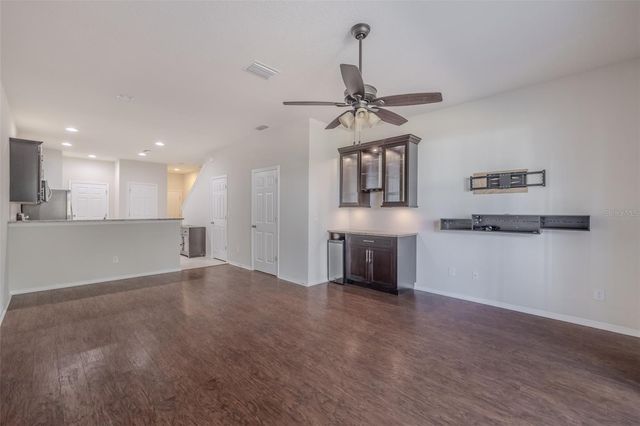 4734 WHITE SANDERLING CT COURT, Tampa, FL 33619