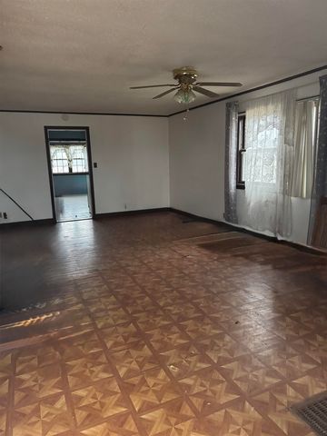 522 Mark Ave, Larned, KS 67550