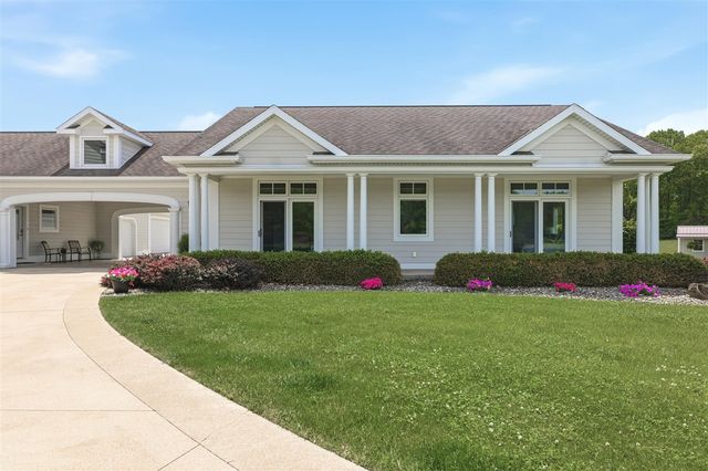 2122 Grange Road, Buchanan, MI 49107