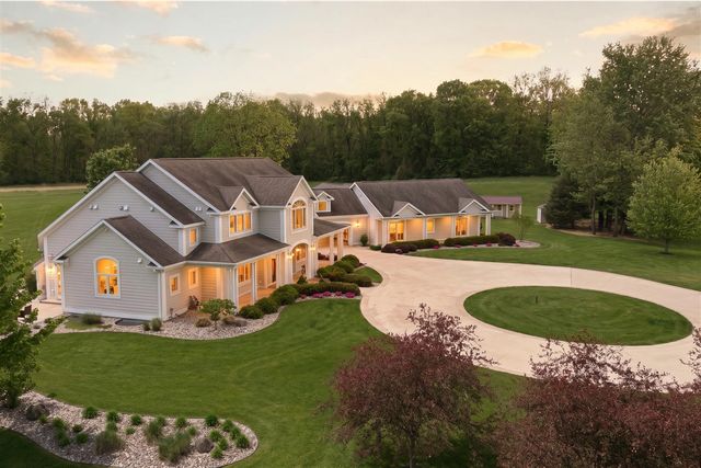 2122 Grange Road, Buchanan, MI 49107
