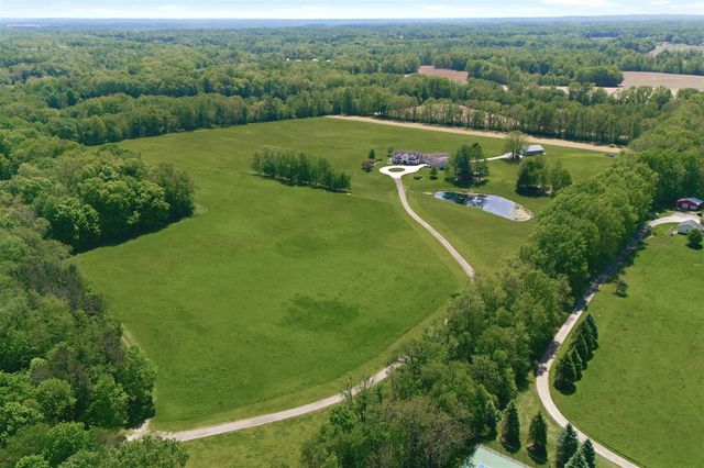 2122 Grange Road, Buchanan, MI 49107