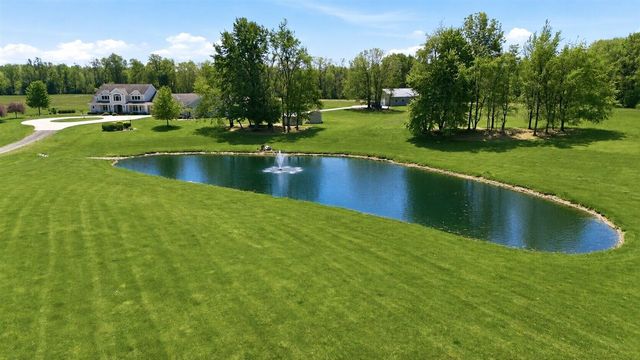 2122 Grange Road, Buchanan, MI 49107