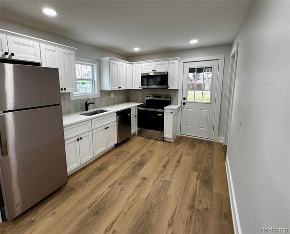 23960 Trombley Street, Clinton Township, MI 48035