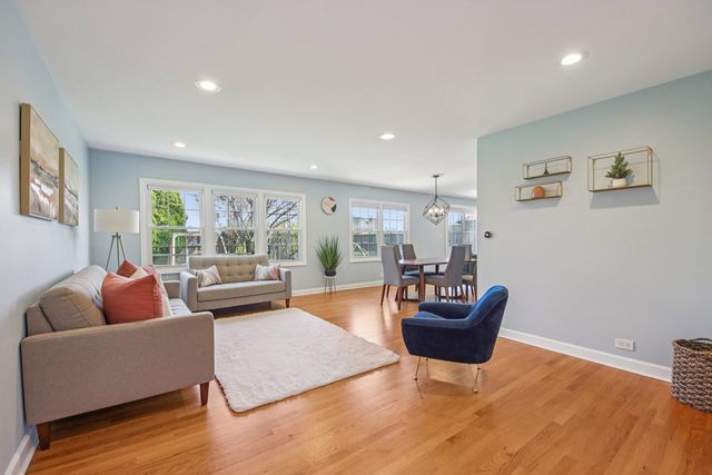 1655 Marie Lane, Glenview, IL 60025