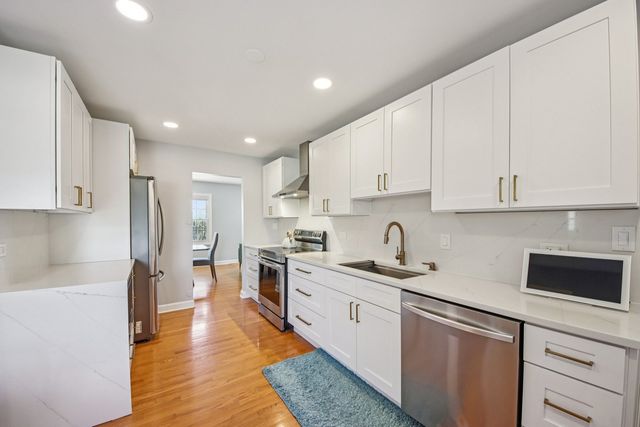 1655 Marie Lane, Glenview, IL 60025