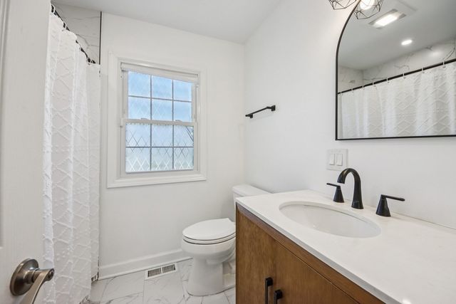 1655 Marie Lane, Glenview, IL 60025