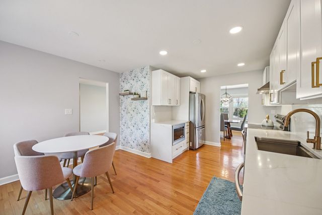 1655 Marie Lane, Glenview, IL 60025