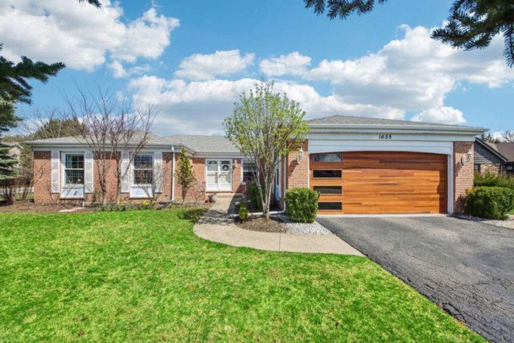 1655 Marie Lane, Glenview, IL 60025