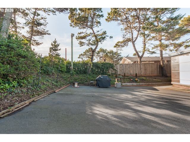 4333 Sw COAST Ave, Lincoln City, OR 97367