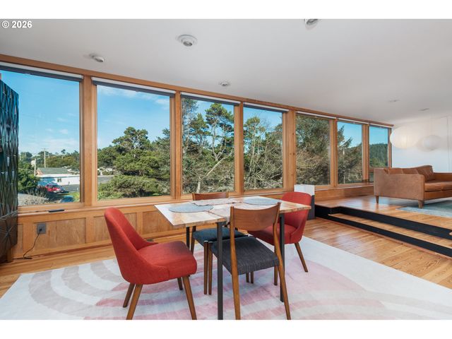 4333 Sw COAST Ave, Lincoln City, OR 97367