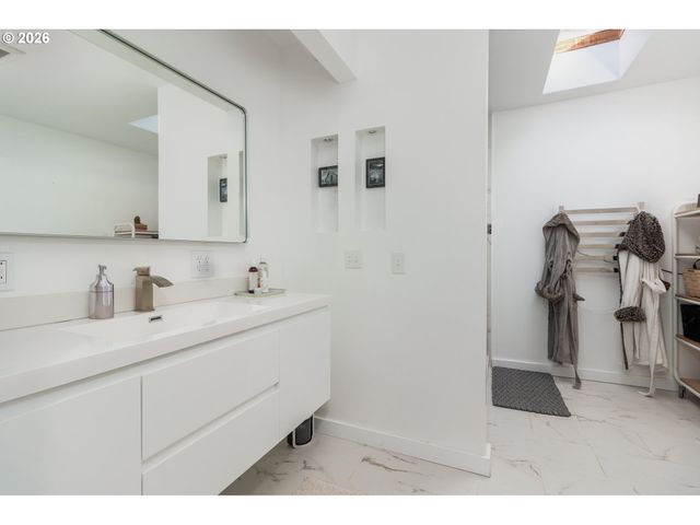 4333 Sw COAST Ave, Lincoln City, OR 97367