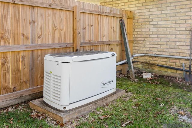 717 Tom Dr, Denham Springs, LA 70726