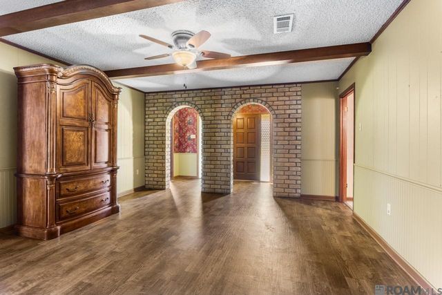 717 Tom Dr, Denham Springs, LA 70726