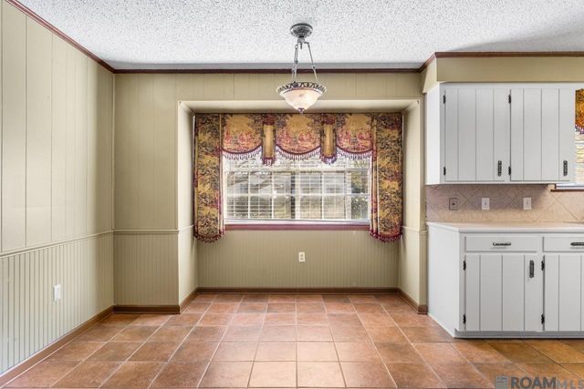 717 Tom Dr, Denham Springs, LA 70726