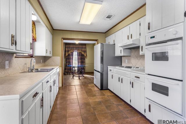 717 Tom Dr, Denham Springs, LA 70726