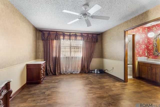 717 Tom Dr, Denham Springs, LA 70726