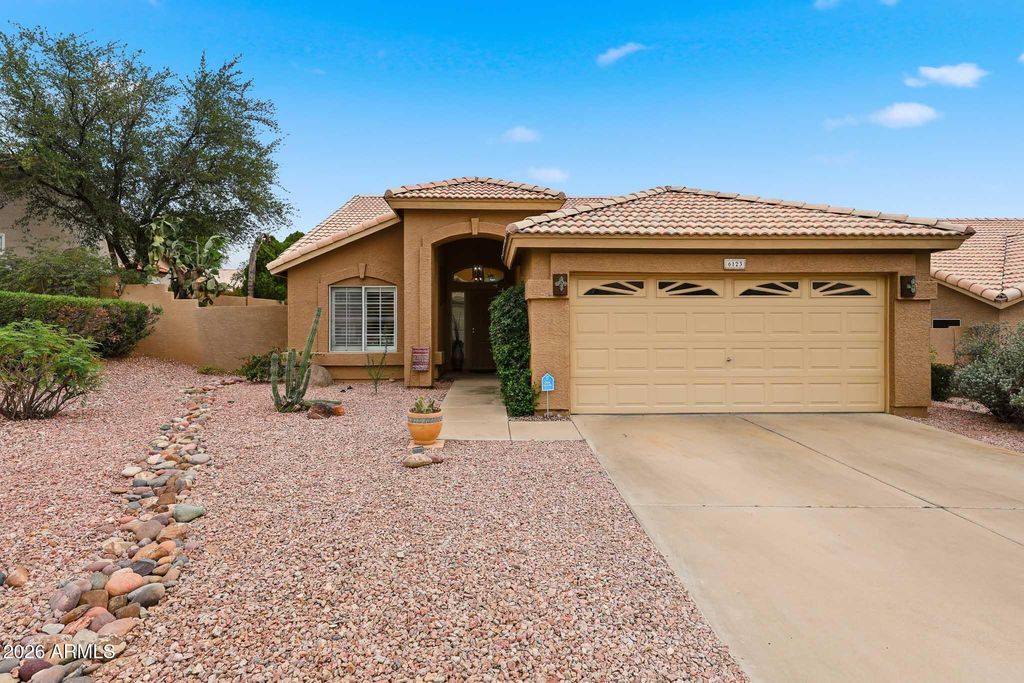 Image 1 of property listing at 6123 W FALLEN LEAF Lane, Glendale, AZ 85310