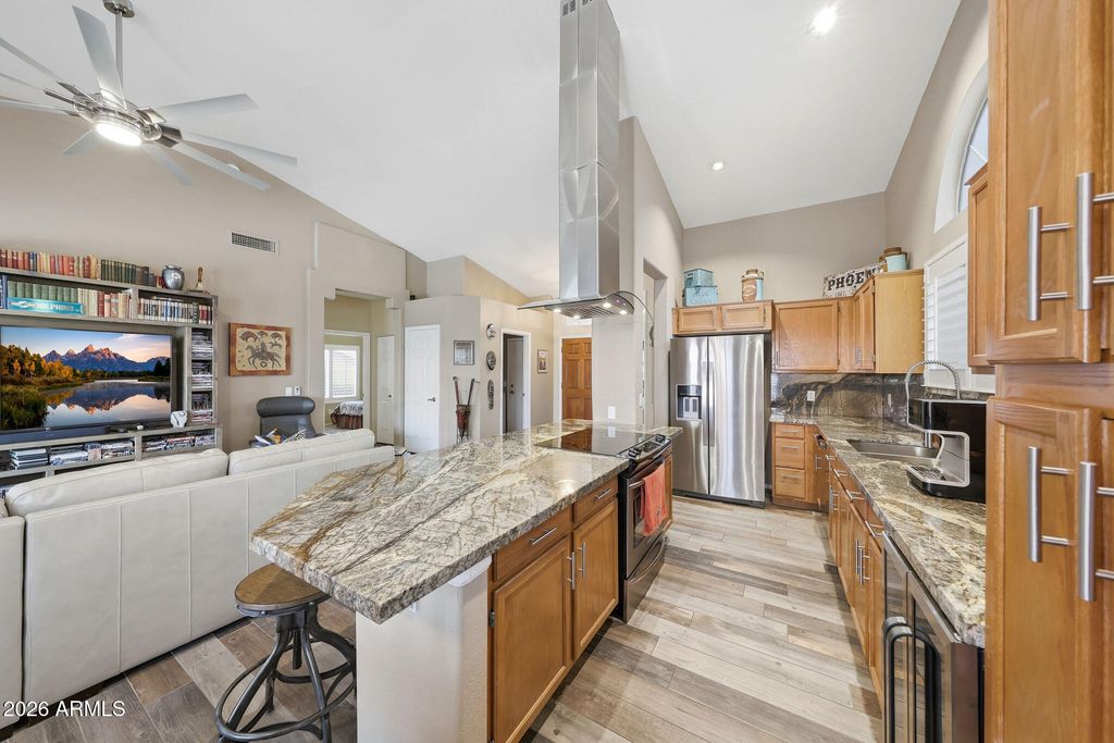 Image 11 of property listing at 6123 W FALLEN LEAF Lane, Glendale, AZ 85310