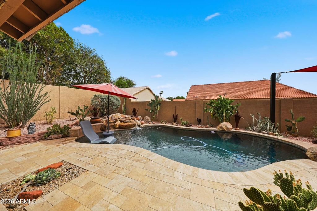 Image 42 of property listing at 6123 W FALLEN LEAF Lane, Glendale, AZ 85310