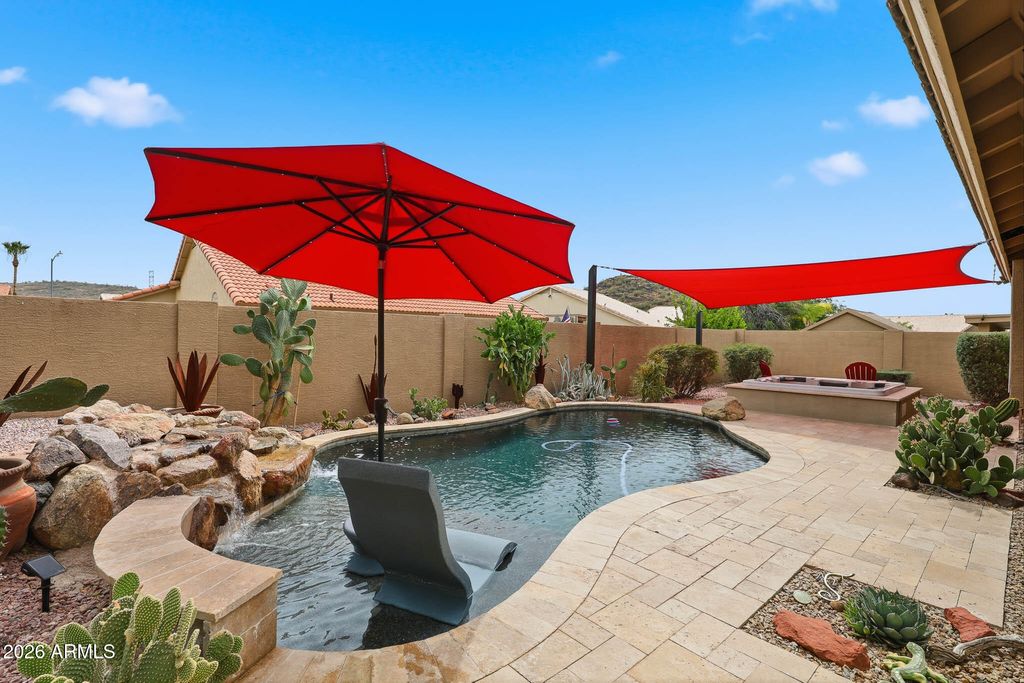 Image 43 of property listing at 6123 W FALLEN LEAF Lane, Glendale, AZ 85310