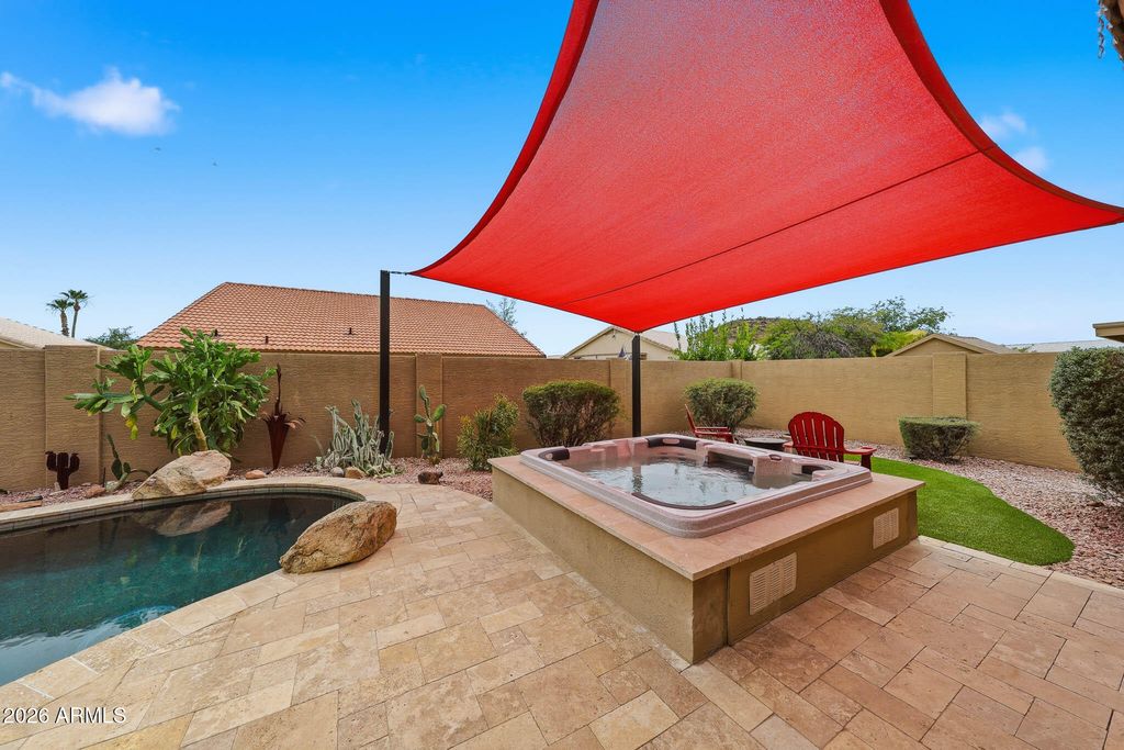 Image 44 of property listing at 6123 W FALLEN LEAF Lane, Glendale, AZ 85310