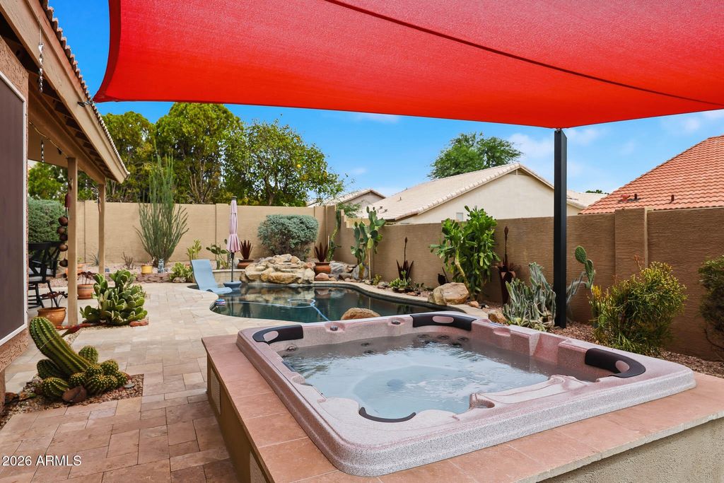 Image 48 of property listing at 6123 W FALLEN LEAF Lane, Glendale, AZ 85310