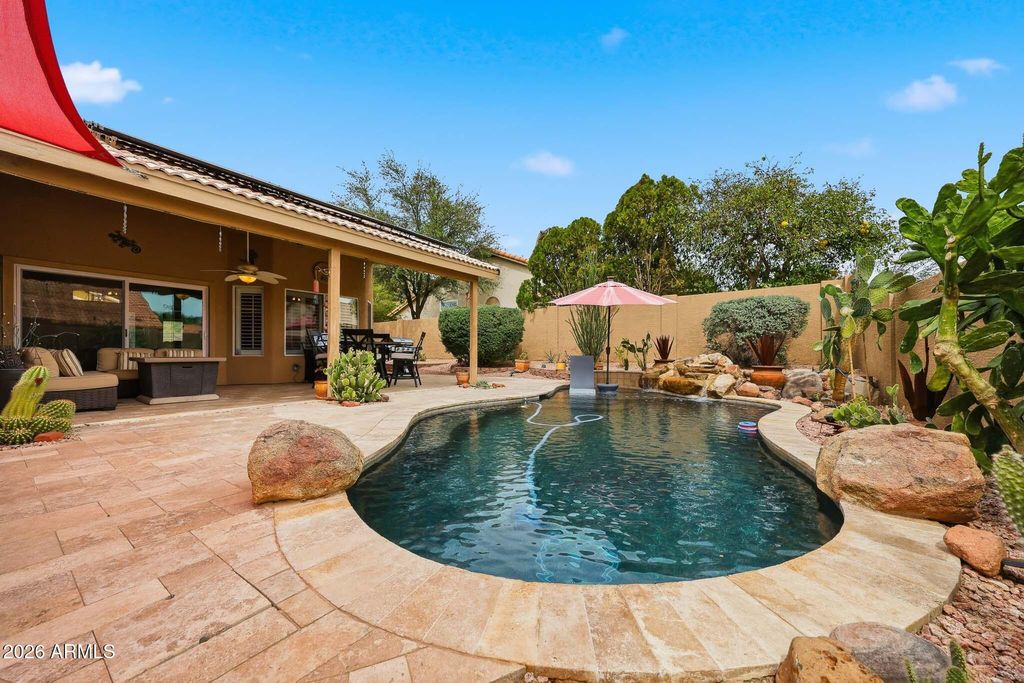 Image 51 of property listing at 6123 W FALLEN LEAF Lane, Glendale, AZ 85310