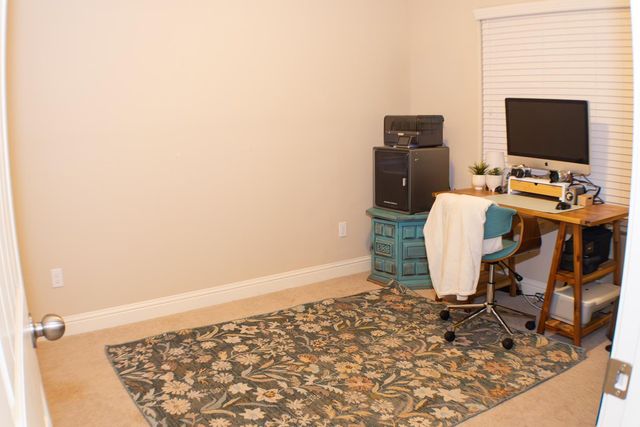 400 Pinewood Avenue, Sanger, CA 93657