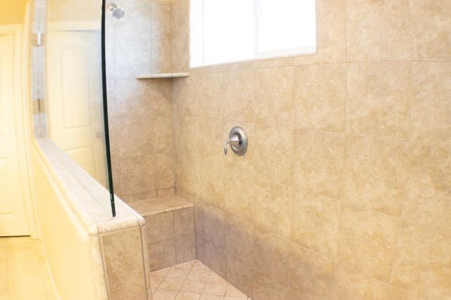 400 Pinewood Avenue, Sanger, CA 93657