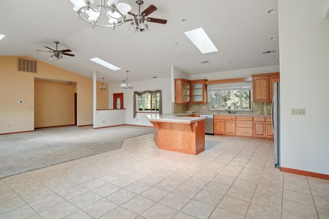4915 Patterson Dr, Diamond Springs, CA 95619